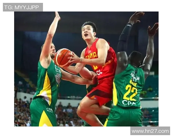 澳大利亚男篮与伊朗男篮激战正酣谁将赢得这场精彩对决 澳大利亚男篮与伊朗男篮激战正酣谁将赢得这场精彩对决